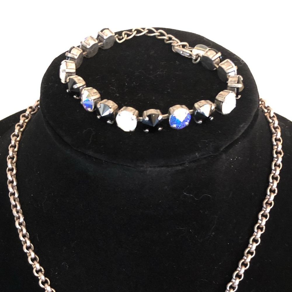 SABIKA-like crystal bracelet